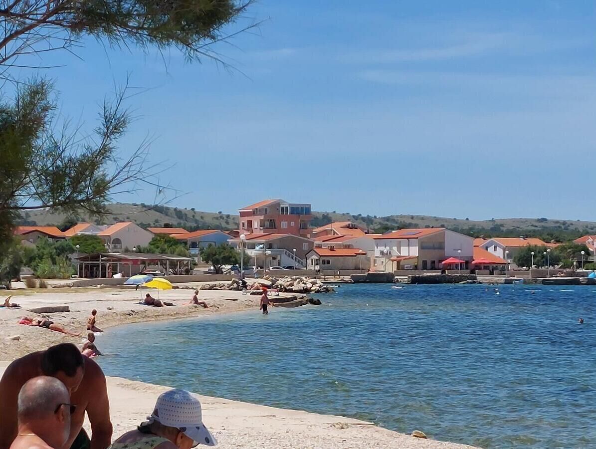 Plage à proximité, chaises longues