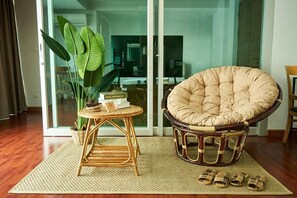 Deluxe Room | Desk, blackout curtains, free WiFi, bed sheets - Bellevue Boutique Bangkok (Bangkok)