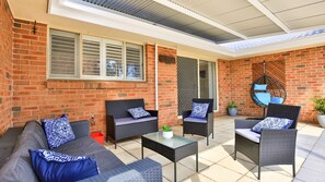 Terrace/patio - Coastaway - Pet Friendly - 3 Min Walk to Beach (Culburra Beach)
