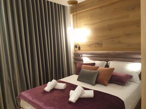 1 bedroom, desk, iron/ironing board, free WiFi