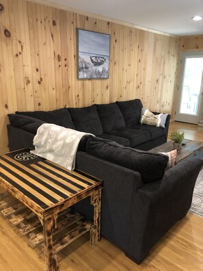 Smart TV, fireplace, stereo