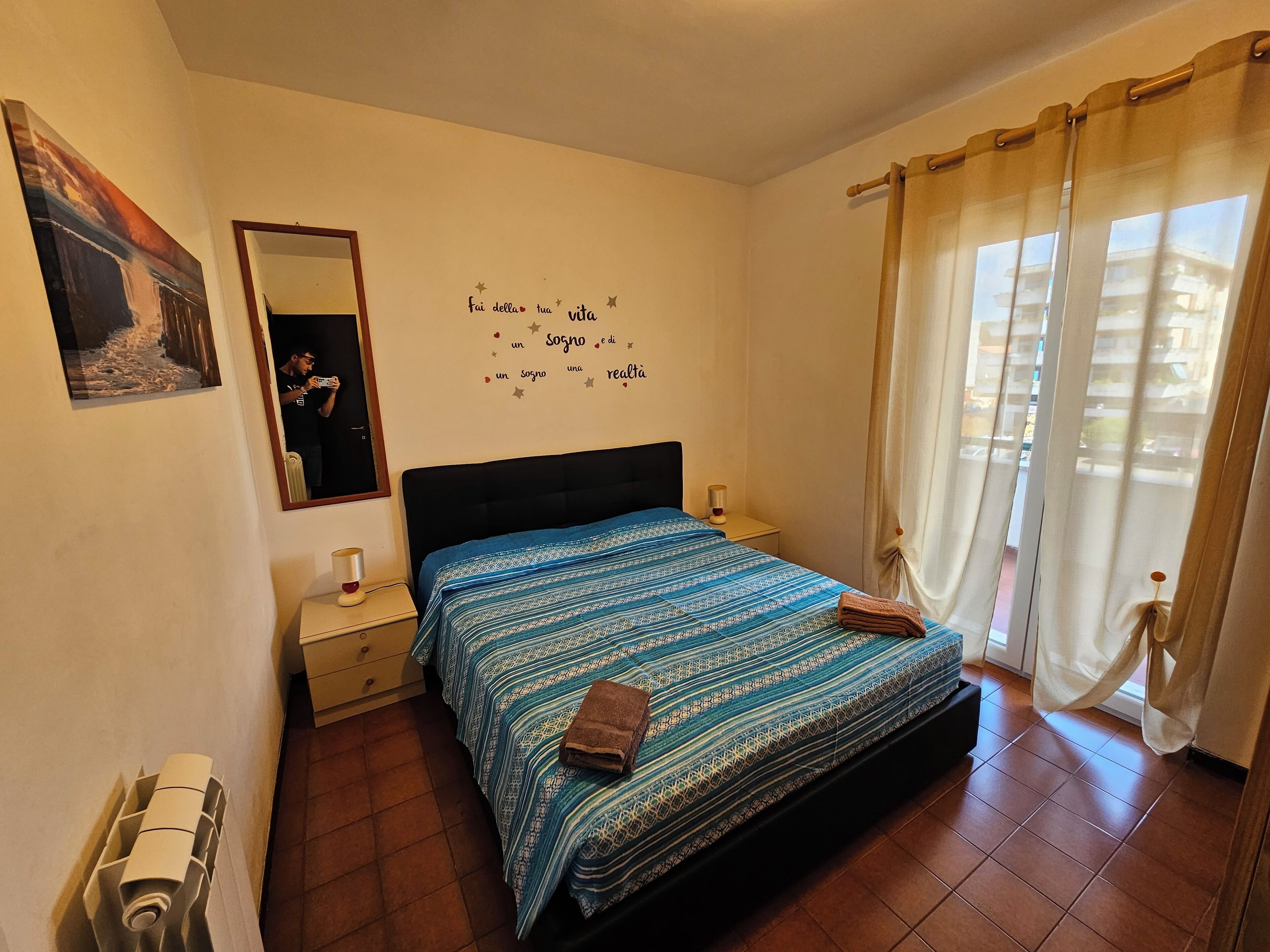 1 dormitorio, escritorio, tabla de planchar con plancha y wifi gratis