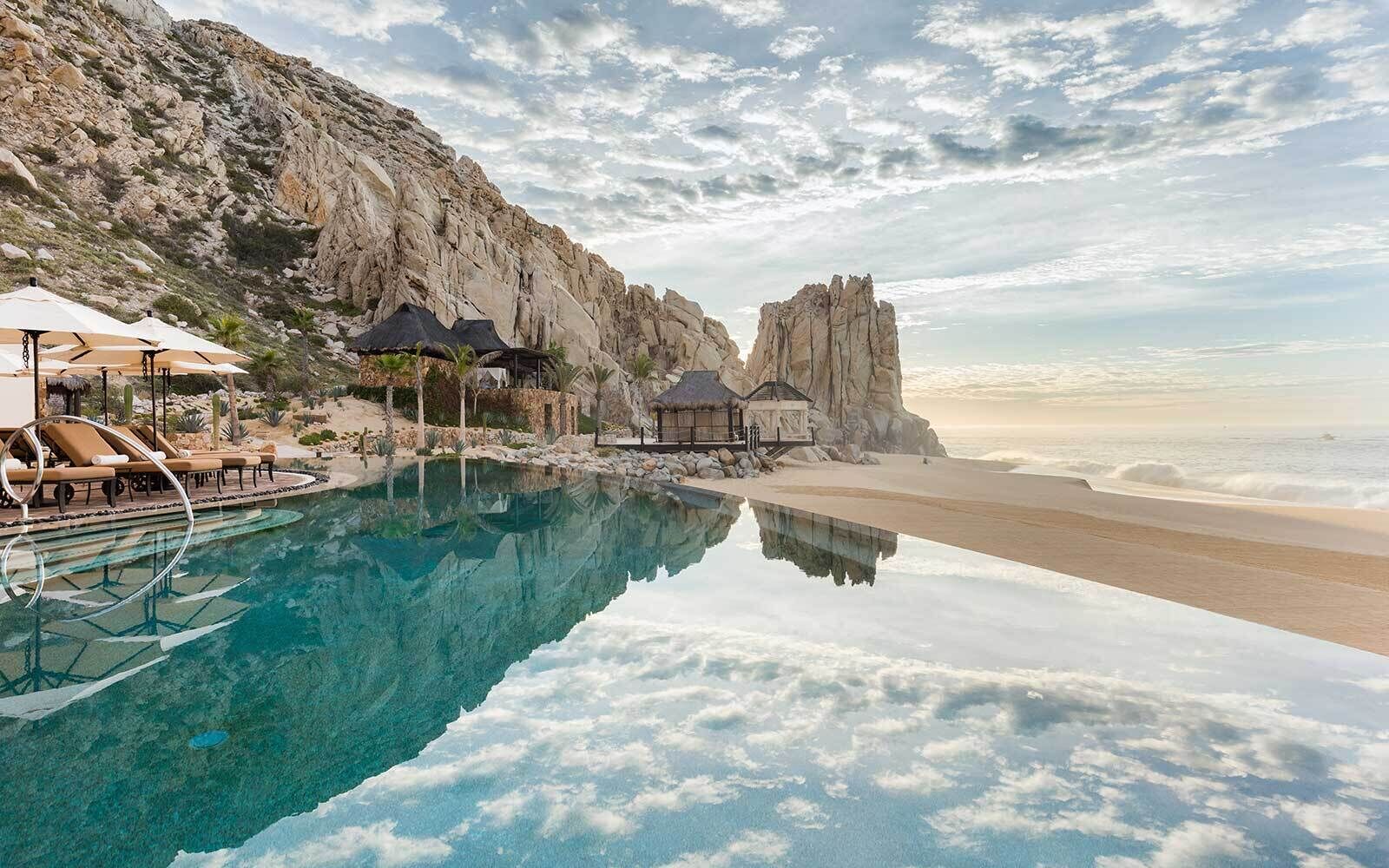 Outdoor pool, an infinity pool