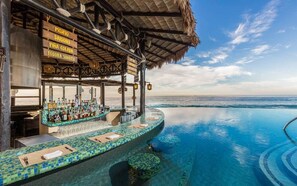 Bar (on property) - Minutes from the Marina (Cabo San Lucas)