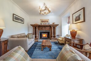 TV, fireplace, DVD player, books - 150  year old Stables, C listed, part of traditional Fife Estate near St Andrews (Leven)