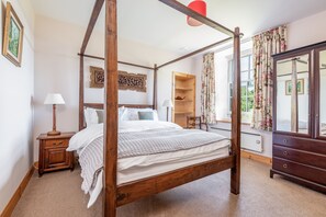4 bedrooms, iron/ironing board, travel cot, free WiFi - 150  year old Stables, C listed, part of traditional Fife Estate near St Andrews (Leven)