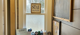 Cozy Haven Little Hidden Gem Sleeps 4