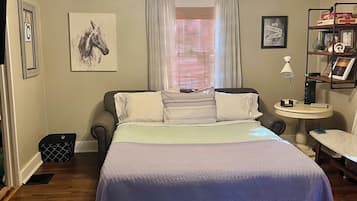 1 bedroom, desk, iron/ironing board, free WiFi