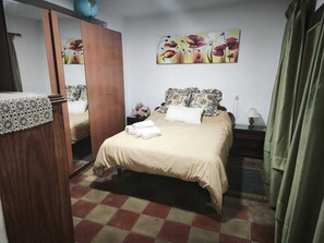 1 Schlafzimmer, Bügeleisen/Bügelbrett, kostenloses WLAN, Bettwäsche