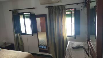 1 soverom, strykejern/-brett, wi-fi (inkludert) og sengetøy