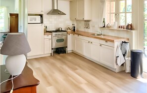 Frigorifero, piano cottura, lavastoviglie, macchina per tè/caffè