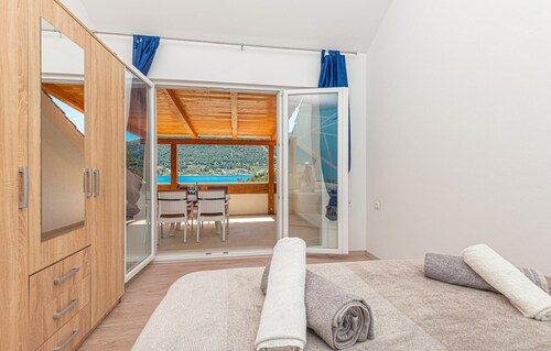 Nice home in Grebastica