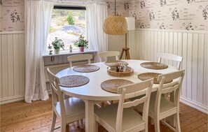 Dining - Lovely home in Strömstad with WiFi (Strömstad)