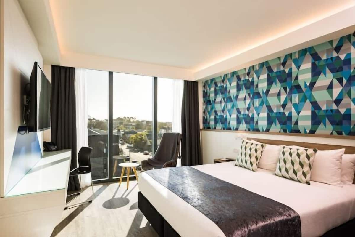 In-room safe, desk, laptop workspace, blackout drapes