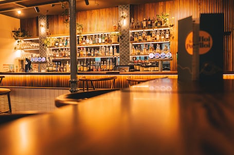 Bar (en la propiedad). Carnmore Hotel Christchurch