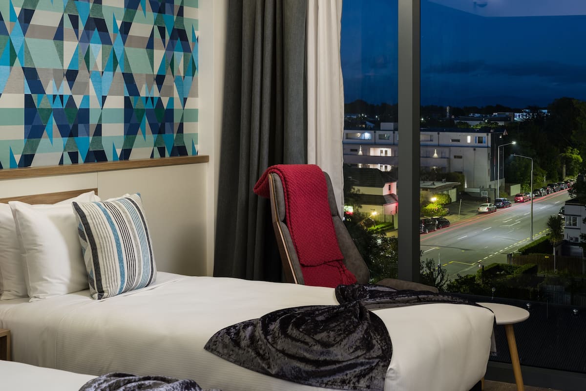 twin studio | 1 bedroom, in-room safe, desk, laptop workspace