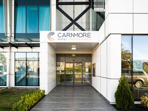 Front of property - Carnmore Hotel Christchurch (Christchurch)