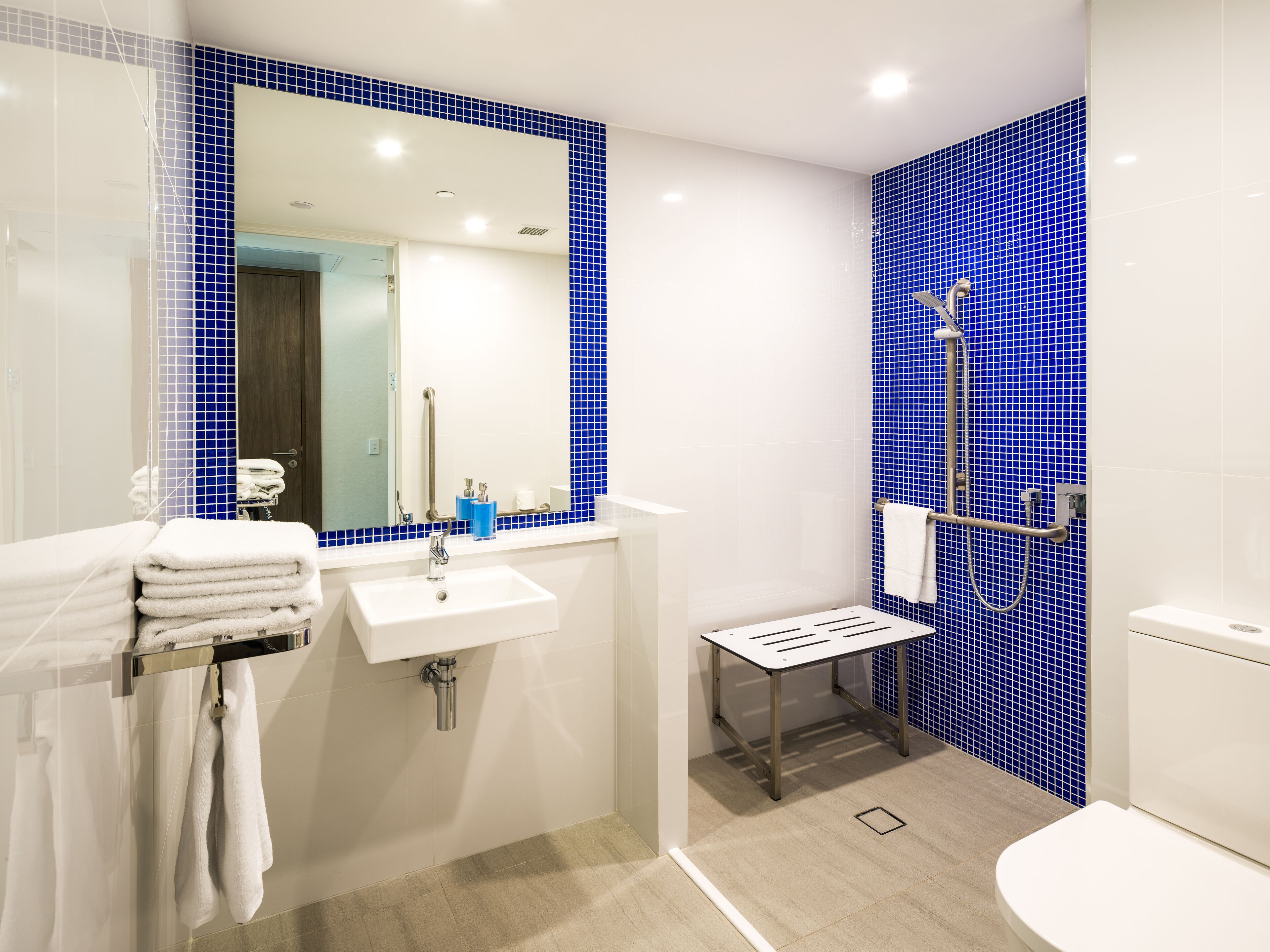 accessible king studio | accessible bathroom