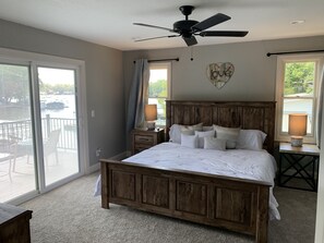 4 bedrooms, free WiFi, bed sheets