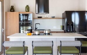 Fridge, microwave, stovetop, dishwasher - Luxurious home in Rogoznica with sauna (Rogoznica)