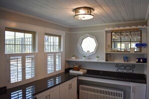 Interior - Beautifully Modern Downtown Ogunquit Home (Ogunquit)