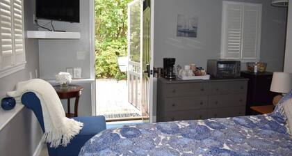 Cozy Patio Suite/Heart of Ogt/Perfect for Couples