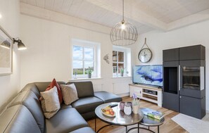 Fernseher, Kamin, Stereoanlage