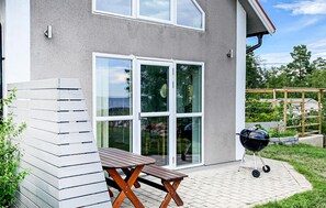 Outdoor dining - Stunning home in Oskarshamn with WiFi (Oskarshamn)