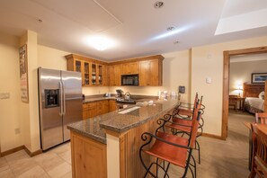 Wasserkocher mit Kaffee-/Teezubehör, Toaster