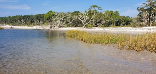 Am Strand, Liegestühle, Strandtücher