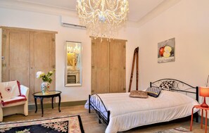 6 chambres, accès au Wi-Fi (inclus), literie fournie