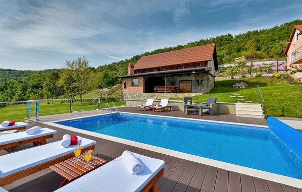 Outdoor pool, a heated pool