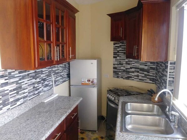 Fridge, microwave, oven, stovetop