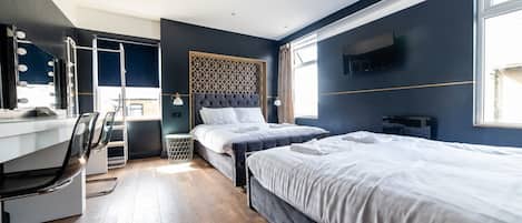 Luxury Apartment, Private Bathroom | 4 bedrooms
