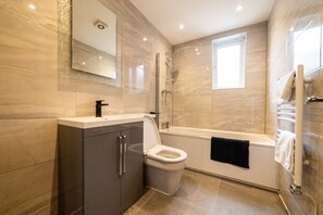 Luxury Apartment, Private Bathroom | Bathroom - Hollywood Suite Sasco Apartments (Blackpool)