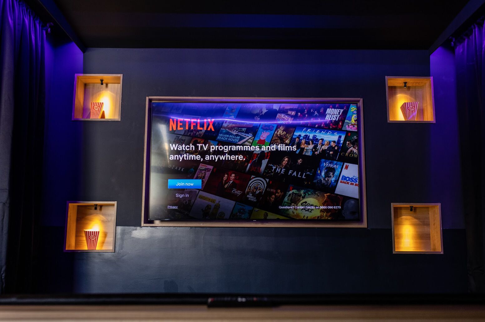 Luxury Apartment, Private Bathroom | Lounge