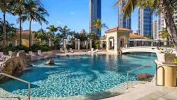 Outdoor pool - Chevron Renaissance Ocean Views (Surfers Paradise)