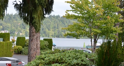 Luxury Lakefront MS Corporate Apartment with boat slip & lift included. Eagles!