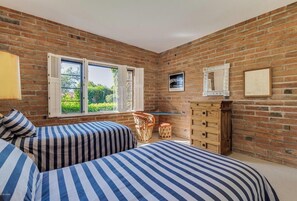 2 chambres, fer et planche à repasser, Wi-Fi, literie fournie