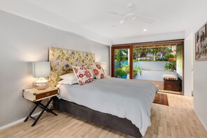 5 bedrooms, WiFi - A private Oasis on the sands of Sunshine Beach (sunshine beach)