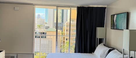 1 Schlafzimmer, Schreibtisch, Bügeleisen/Bügelbrett, Reisekinderbett