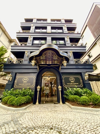 Facciata della struttura. A11 Exclusive Hotel