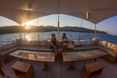 Luxury Phinisi Yacht