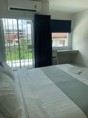 Down duvets, minibar, individually decorated, individually furnished