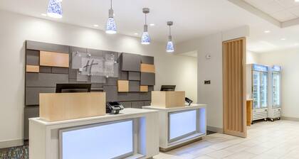 Holiday Inn Express and Suites Ottawa