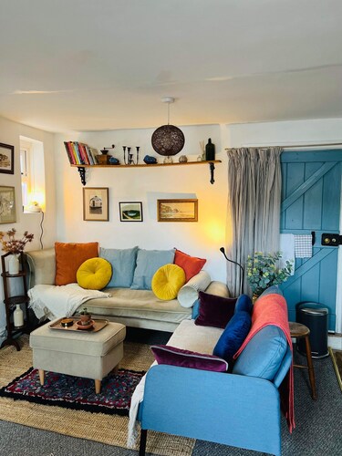 Devonshire cottage nestled in a pretty fishing village