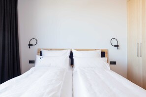 2 bedrooms, travel cot, WiFi