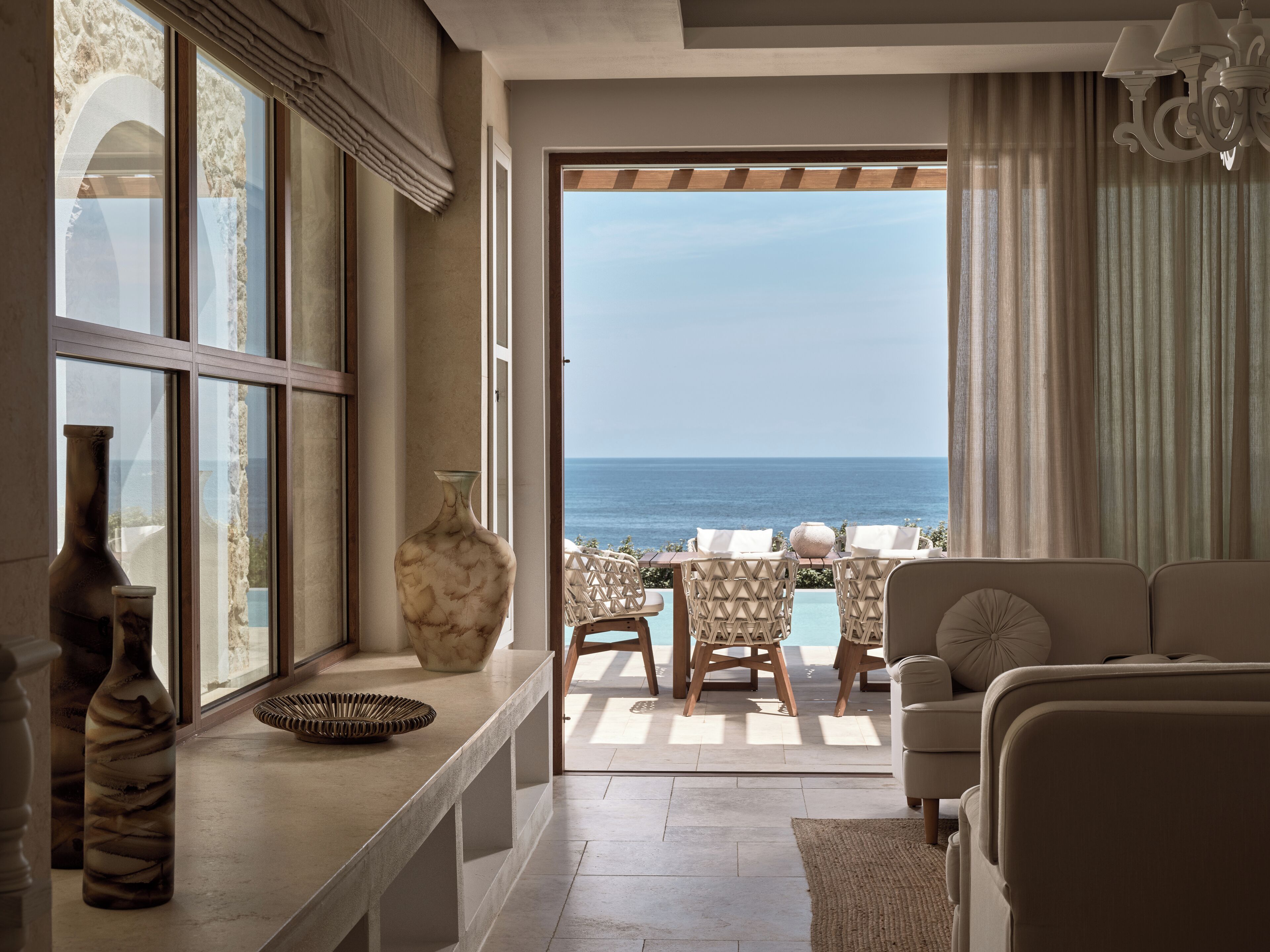 Cape Three Bedroom Sea Front Villa with Private Pool | Rumsbekvämlighet