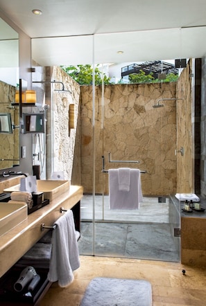 Regadera en el baño
