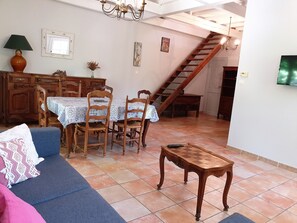 Fernseher, Bücher, Computerbildschirme